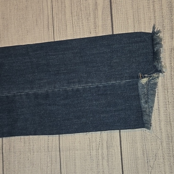 EVIDNT Tangier Step Hem Straight Cropped Jeans Medium Wash Size 30 NWT - Picture 11 of 16